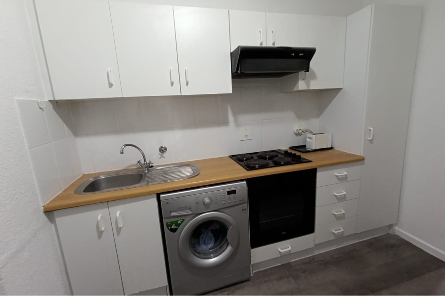 1 Bedroom Property for Sale in Sea Point Western Cape